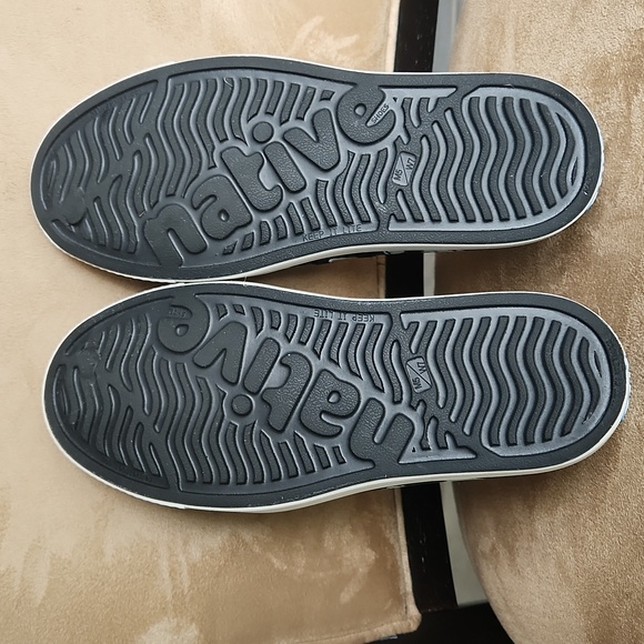 Disney Parks Native Mickey Mouse black and white slip on shoes size M5/W7 - Picture 4 of 11